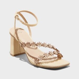 A New Day Mirabel Strappy Block Heels Flower Ankle Strap Sandals Beige Size 7